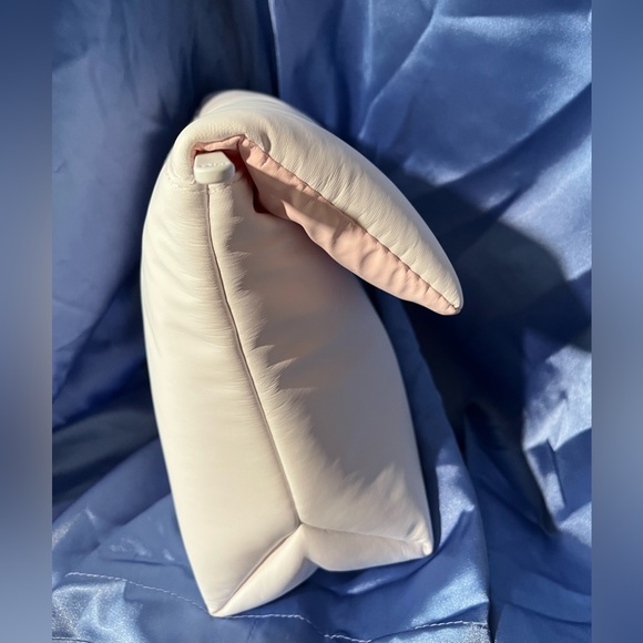 New DIOR Puffy “Trousse” Pearlized White & Pink Pouch - box included. - Picture 4 of 11